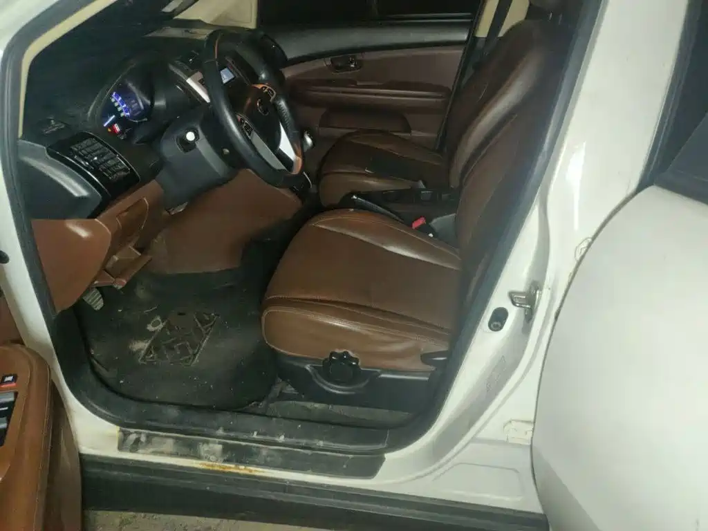 BYD S6 2017 2014 Model 2.0L Manual Luxury 5-Seater