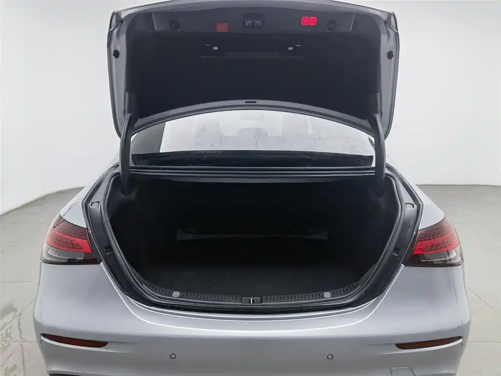 MERCEDES-BENZ E-CLASS (IMPORTED)