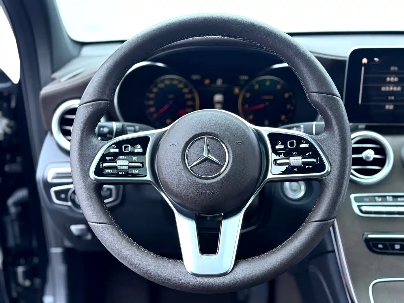 Mercedes-Benz GLC 2020 Facelift GLC 260 L 4MATIC Luxury фото 20
