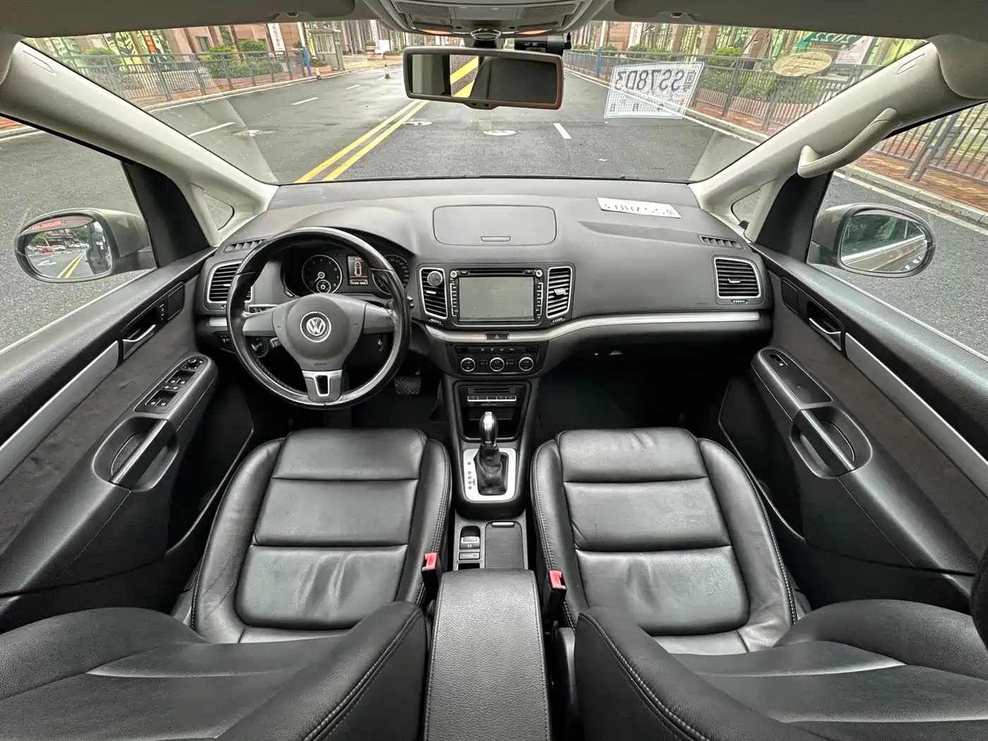 Volkswagen Sharan 2015 1.8TSI Comfort фото 9