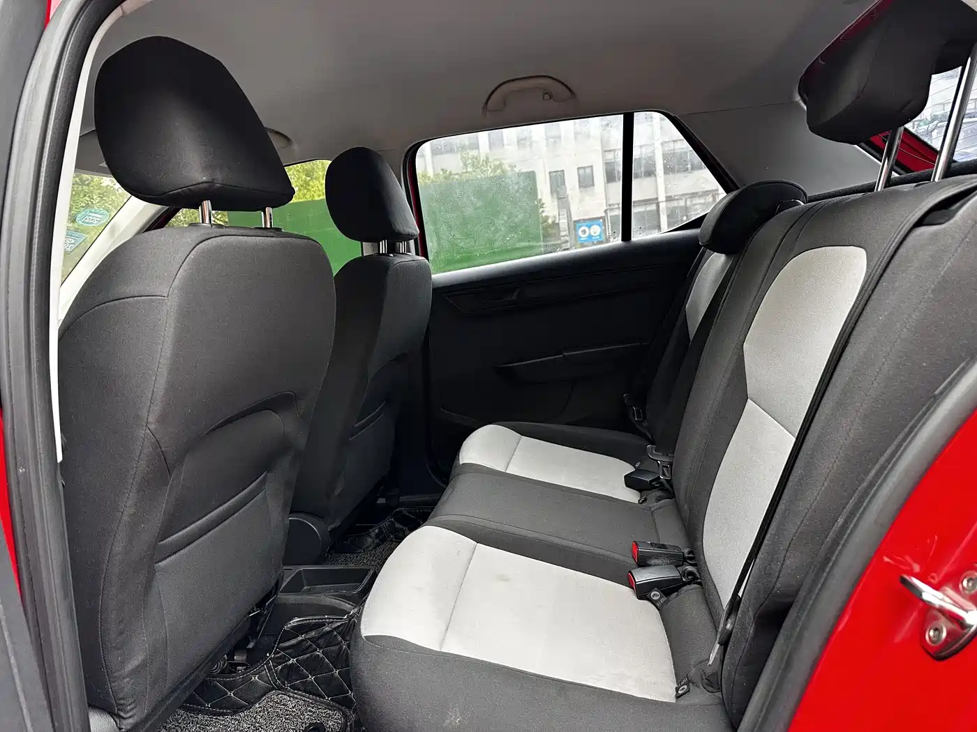 Škoda Fabia 2017 1.4L Auto Car Enjoy Edition фото 8