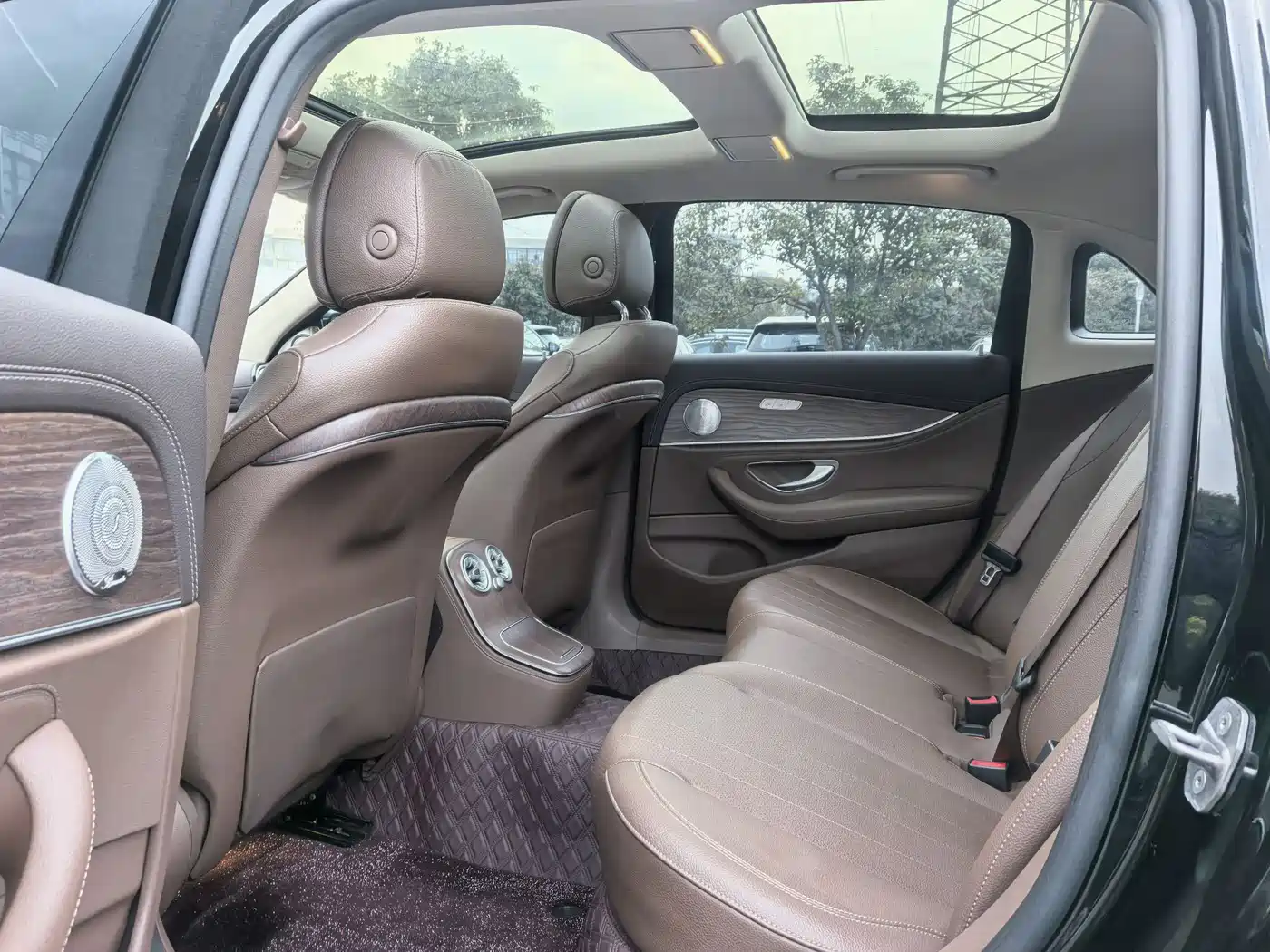 Mercedes-Benz E-Class 2021 E 300 L Fashion фото 4