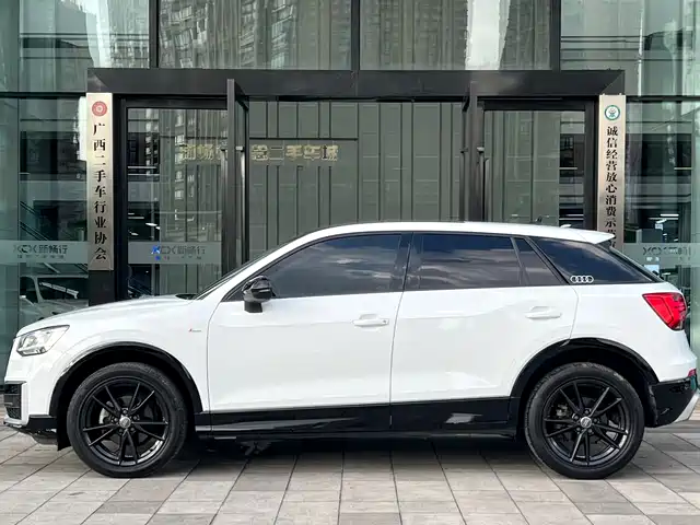Audi Q2L 2020 35 TFSI Progressive Dynamic Model — фото 3