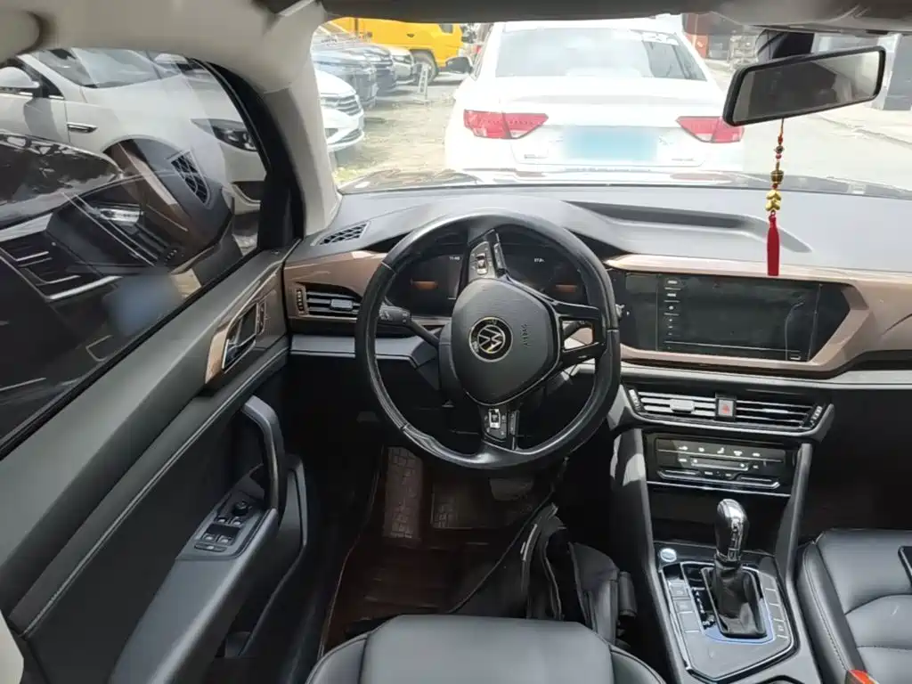 Volkswagen Tharu, миниатюра 11