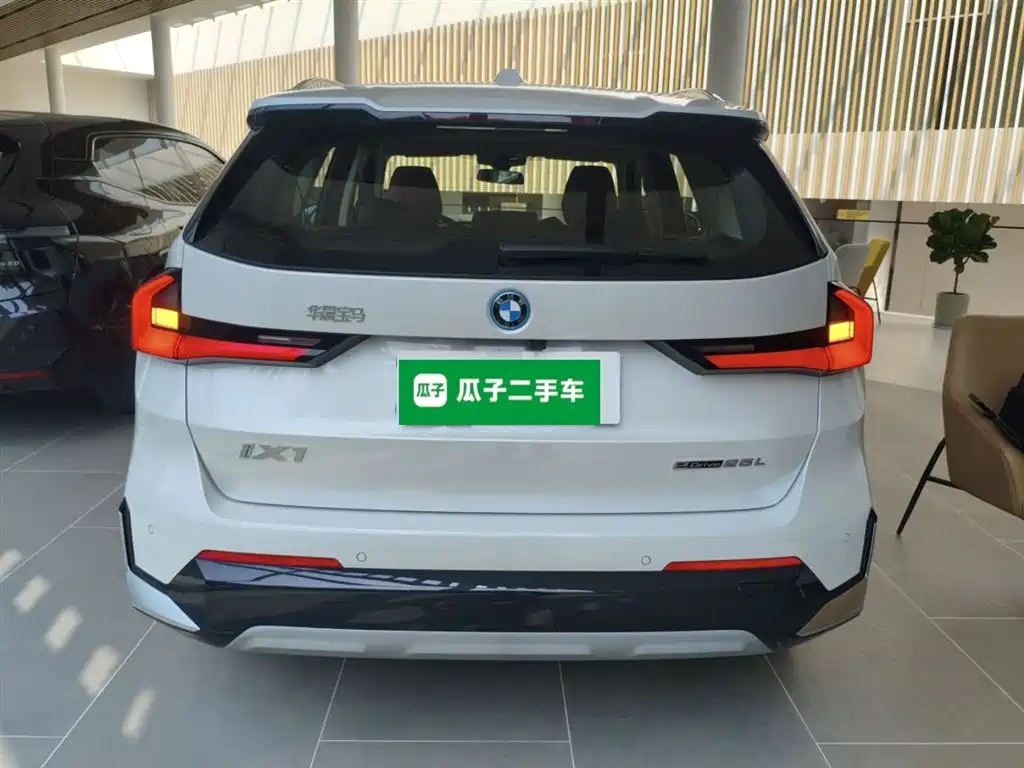 BMW iX1 2023 eDrive25L X Design Package фото 4