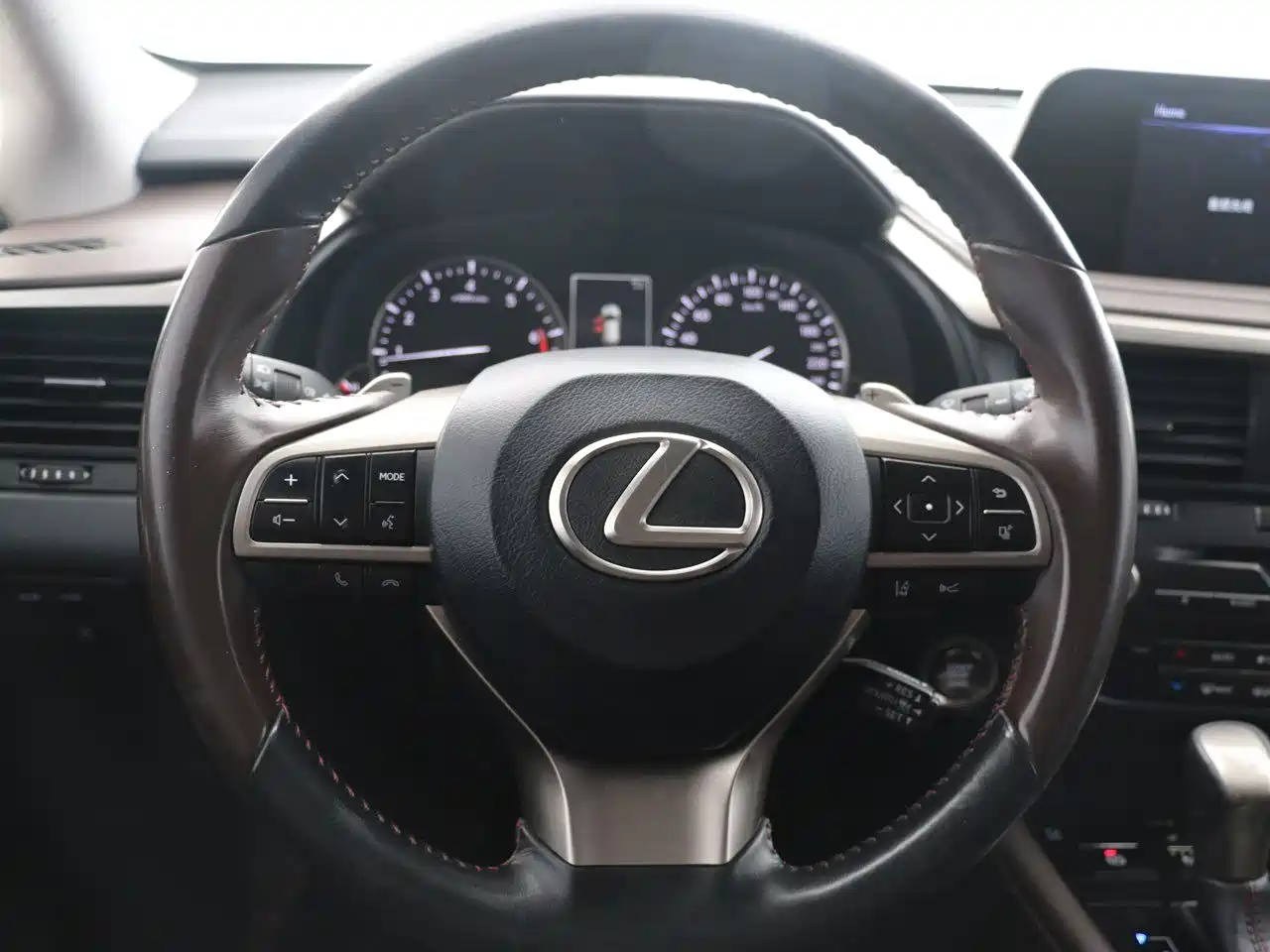 Lexus RX 2020 Facelift 300 AWD Elegance Edition фото 11