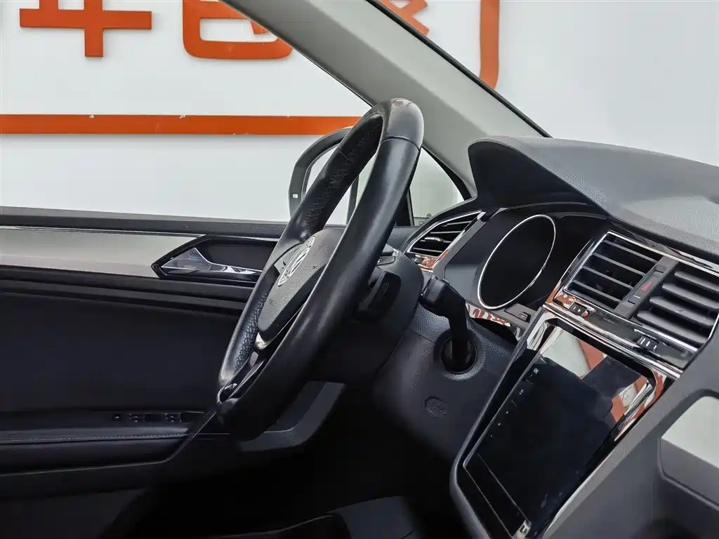 Volkswagen Tiguan L 2020 330TSI Auto 2WD Panorama Comfort China VI фото 22
