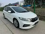 Фото 2 - Honda Jade