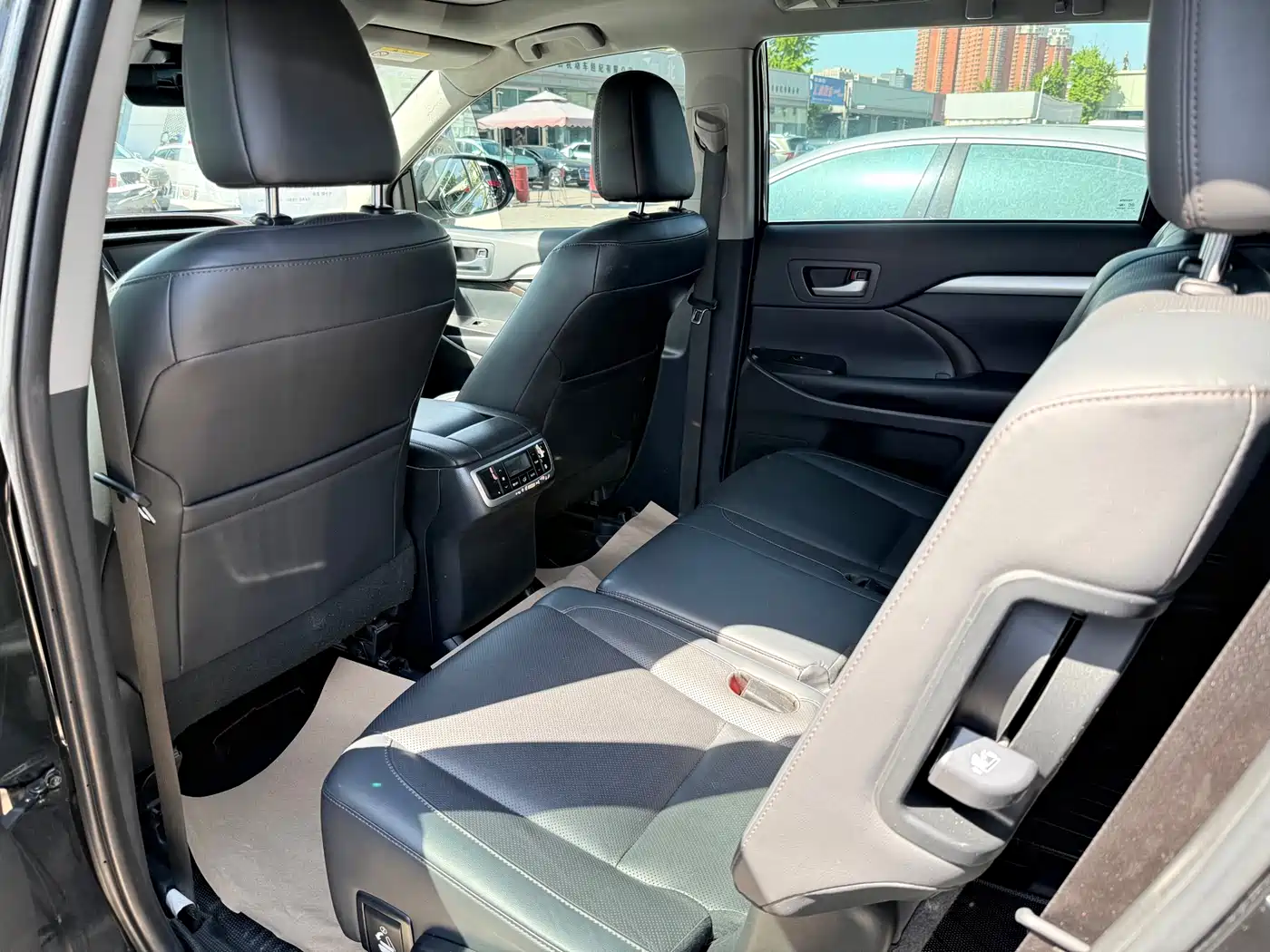 TOYOTA HIGHLANDER