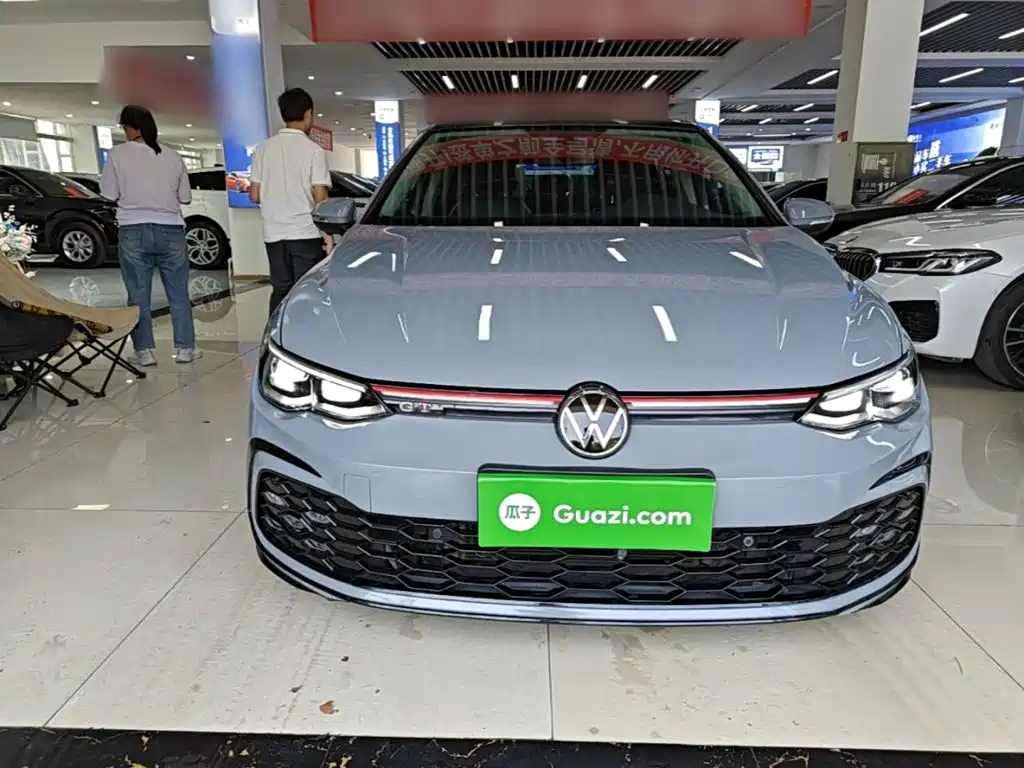 Photo 3 - Volkswagen Golf