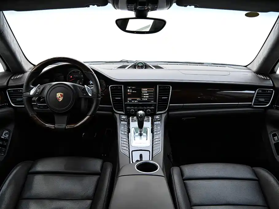 Porsche Panamera 2010 Porsche Panamera Turbo 4.8T фото 11