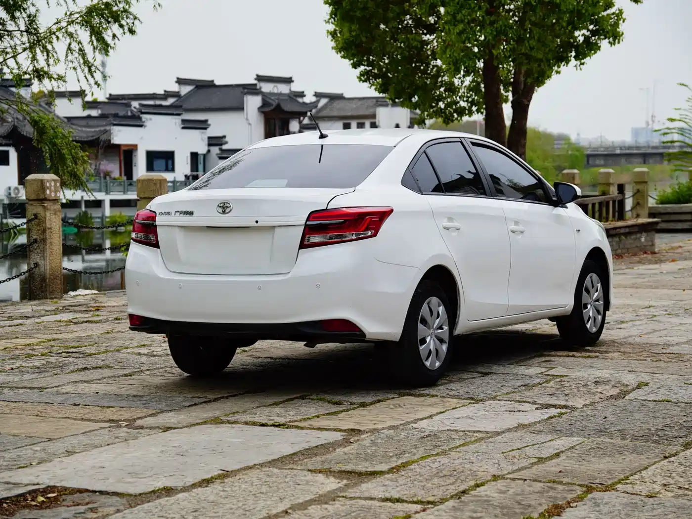 Toyota YARiS L Zhi Xiang 2022 1.5L CVT Leading PLUS Edition фото 6