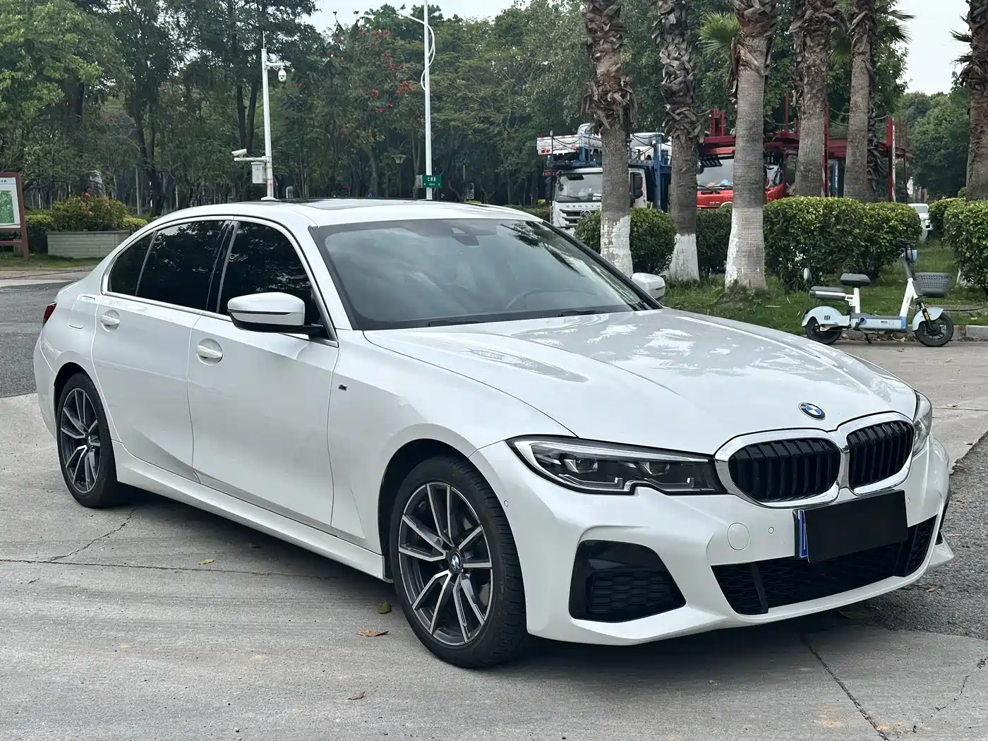 BMW 3 Series 2021 325Li M Sport Package фото 3