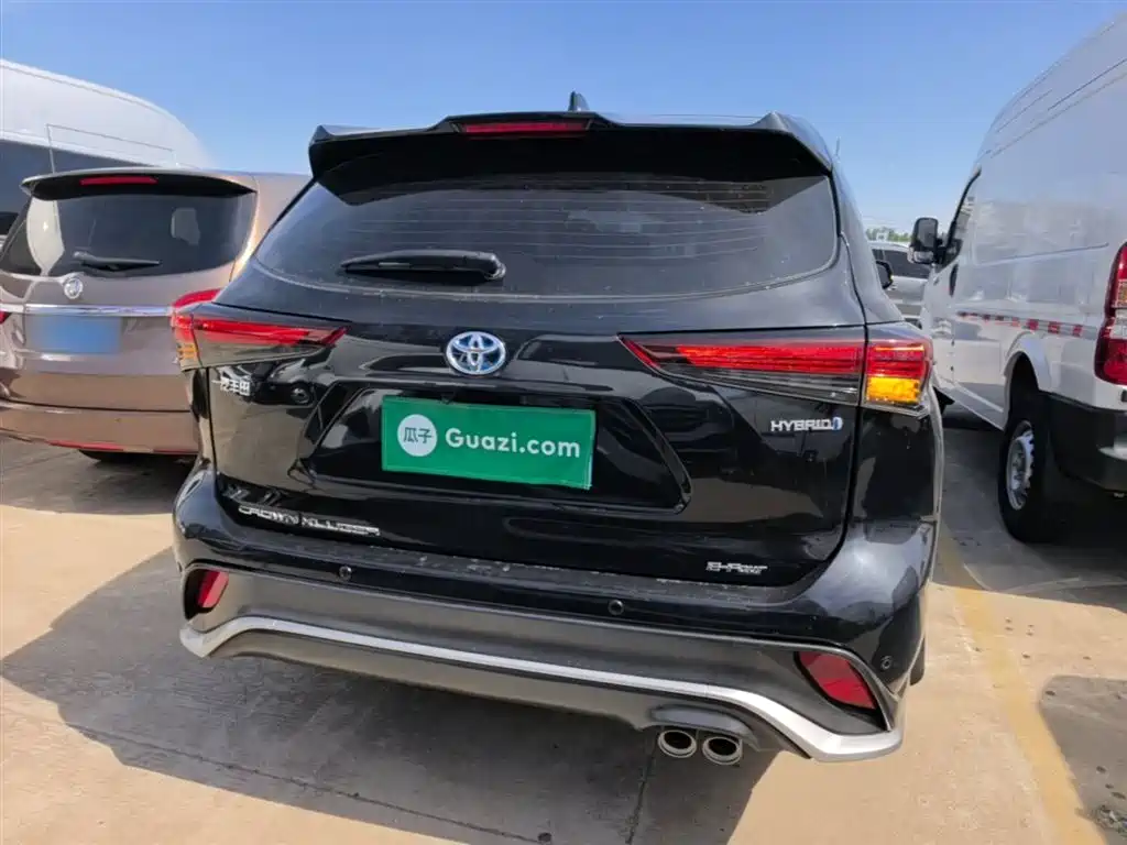 Toyota Crown Kluger 2023 2.5L HEV AWD Luxury Edition фото 6