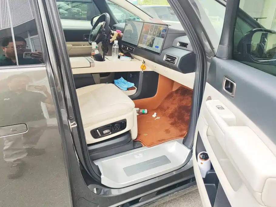 Li Auto MEGA 2026 2025 Model Home Family Special Edition
