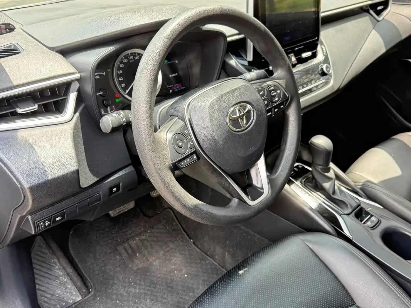 Фото 8 - Toyota Corolla
