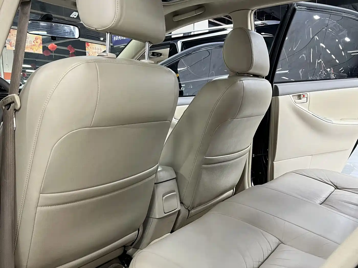 Toyota Corolla 2011 1.6L Automatic Luxury Edition фото 10