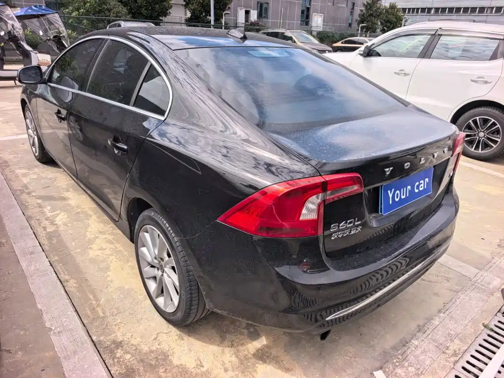 Фото 4 - Volvo S60