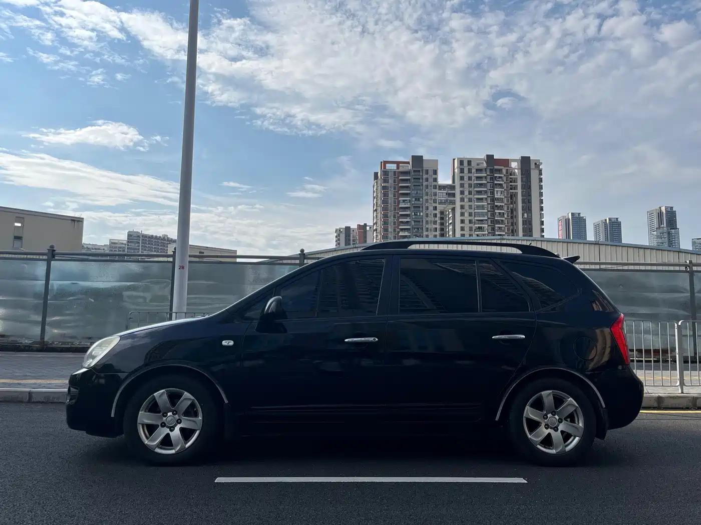 Kia Carens 2010 2007 Model 2.0L 7-seat Standard