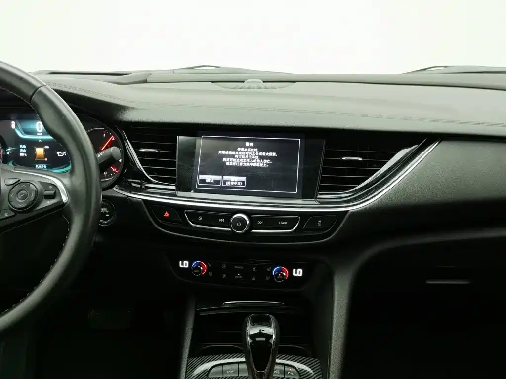 Photo 12 - Buick Regal