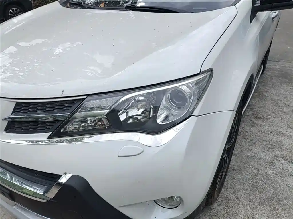 Toyota RAV4 Rongfang 2015 2.5L Automatic 4WD Elite Edition фото 24