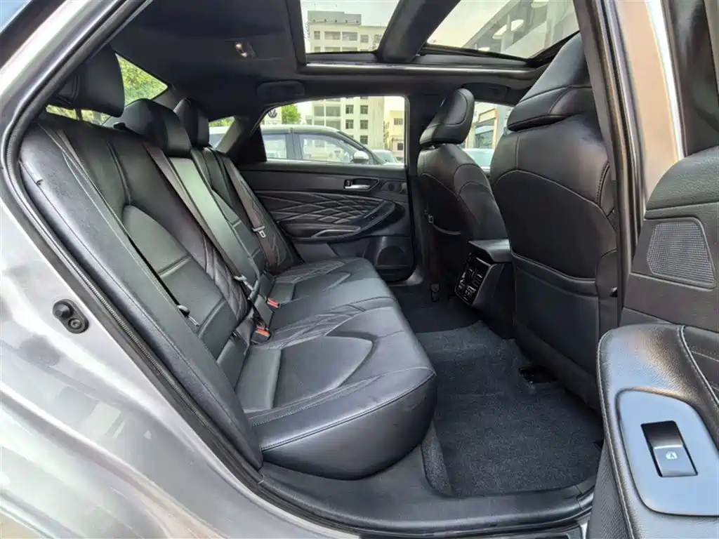 Toyota Avalon 2019 2.5L Touring Premium Edition China VI фото 16