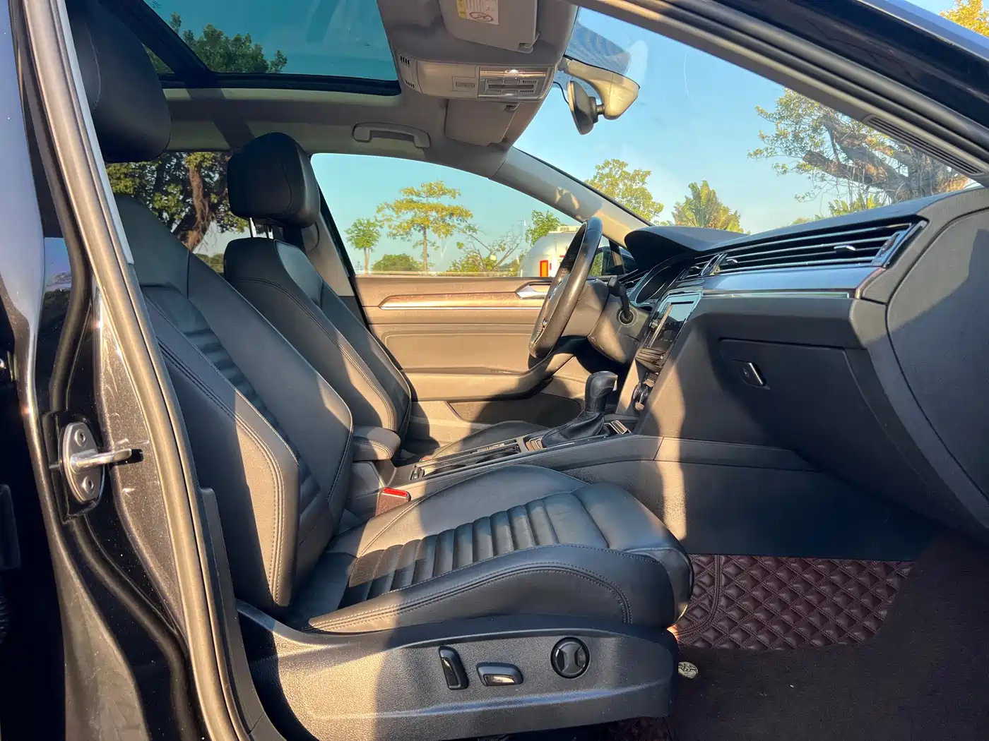 Volkswagen Magotan 2019 330TSI DSG Luxury Class China VI фото 11