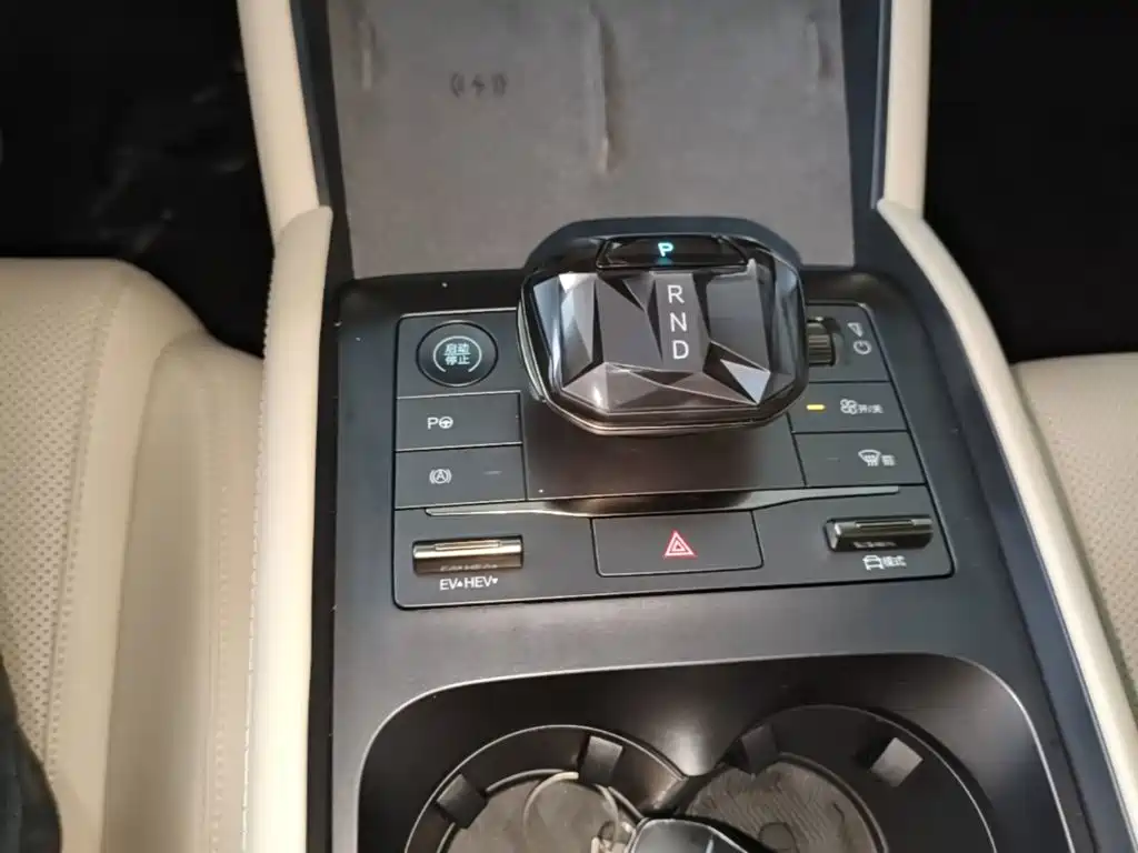BYD Qin L 2025 2025 DM-i Smart Drive Edition 120KM Surpassing