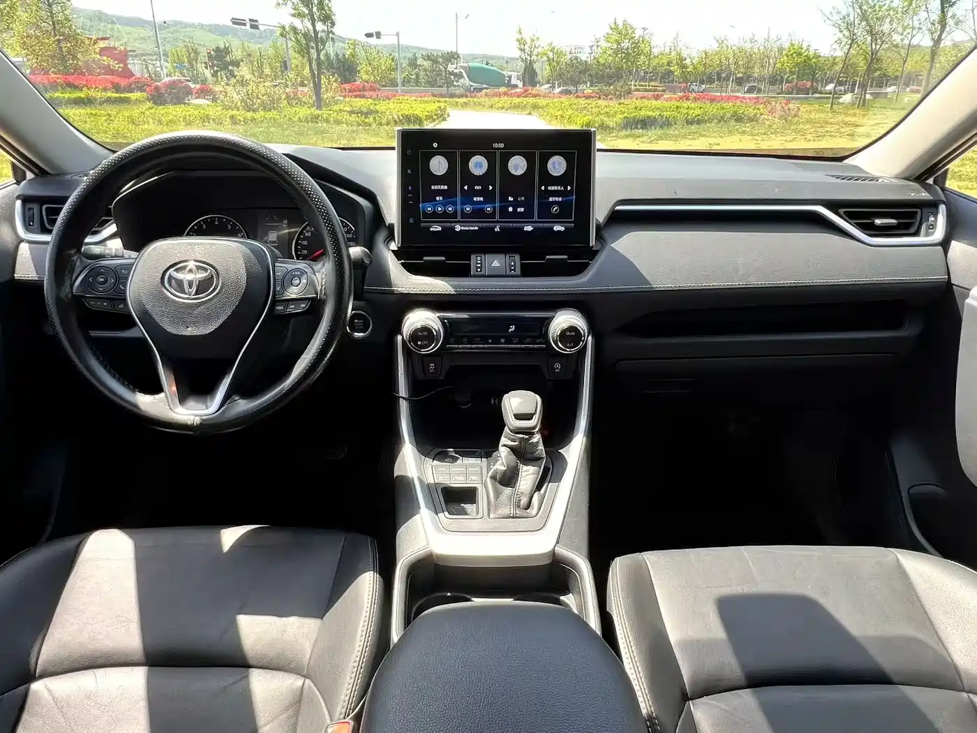 Toyota Wildlander 2021 2.0L CVT 4WD Luxury Edition фото 8
