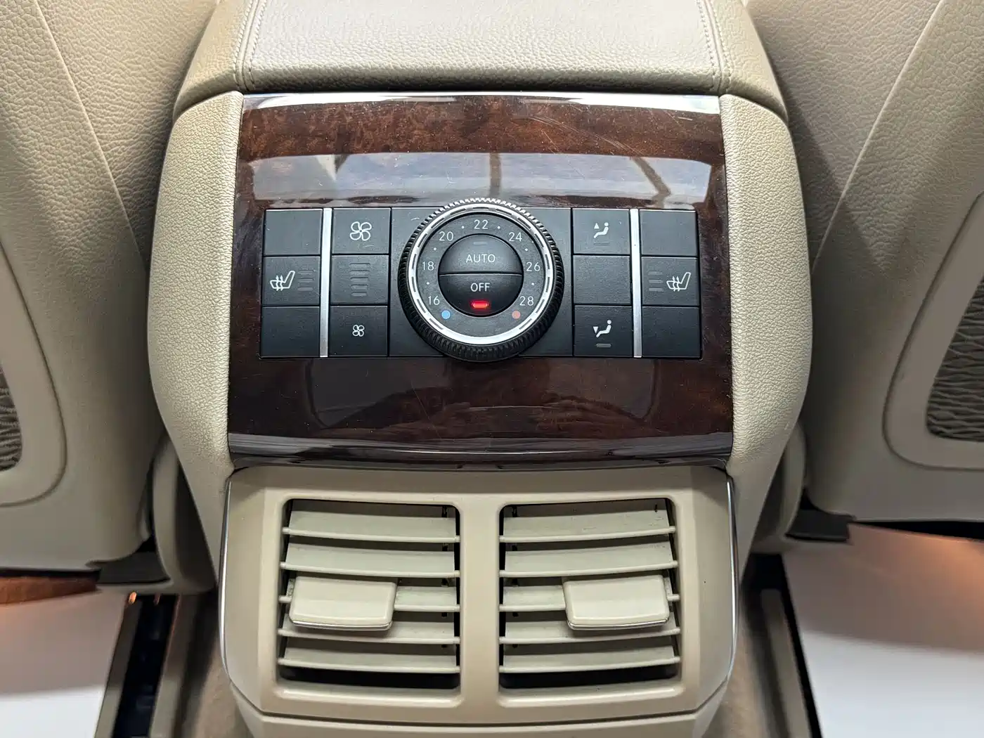 Mercedes-Benz R-Class 2011 R 350 L 4MATIC фото 12
