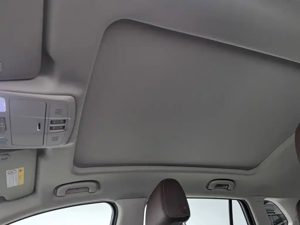 Photo 14 - Buick Envision Plus