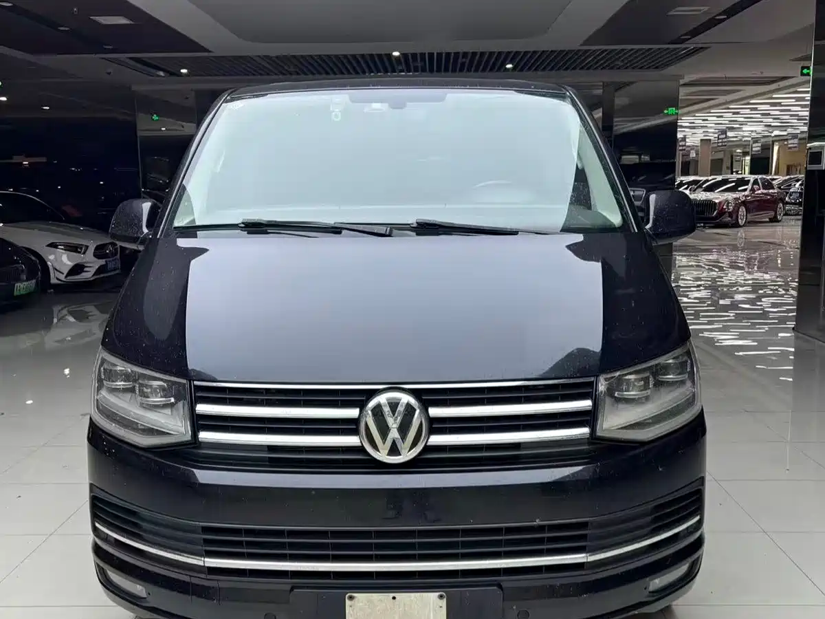 Фото 2 - Volkswagen Multivan
