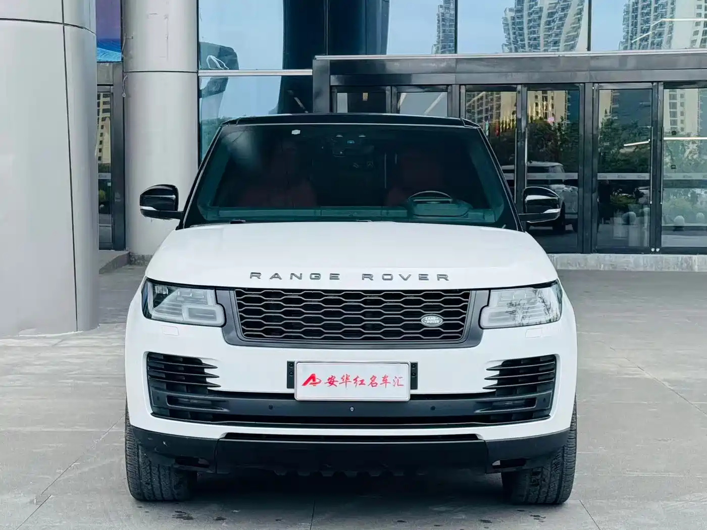 Land Rover Range Rover 2019 3.0 SC V6 Prestige Genesis Extended Edition фото 2