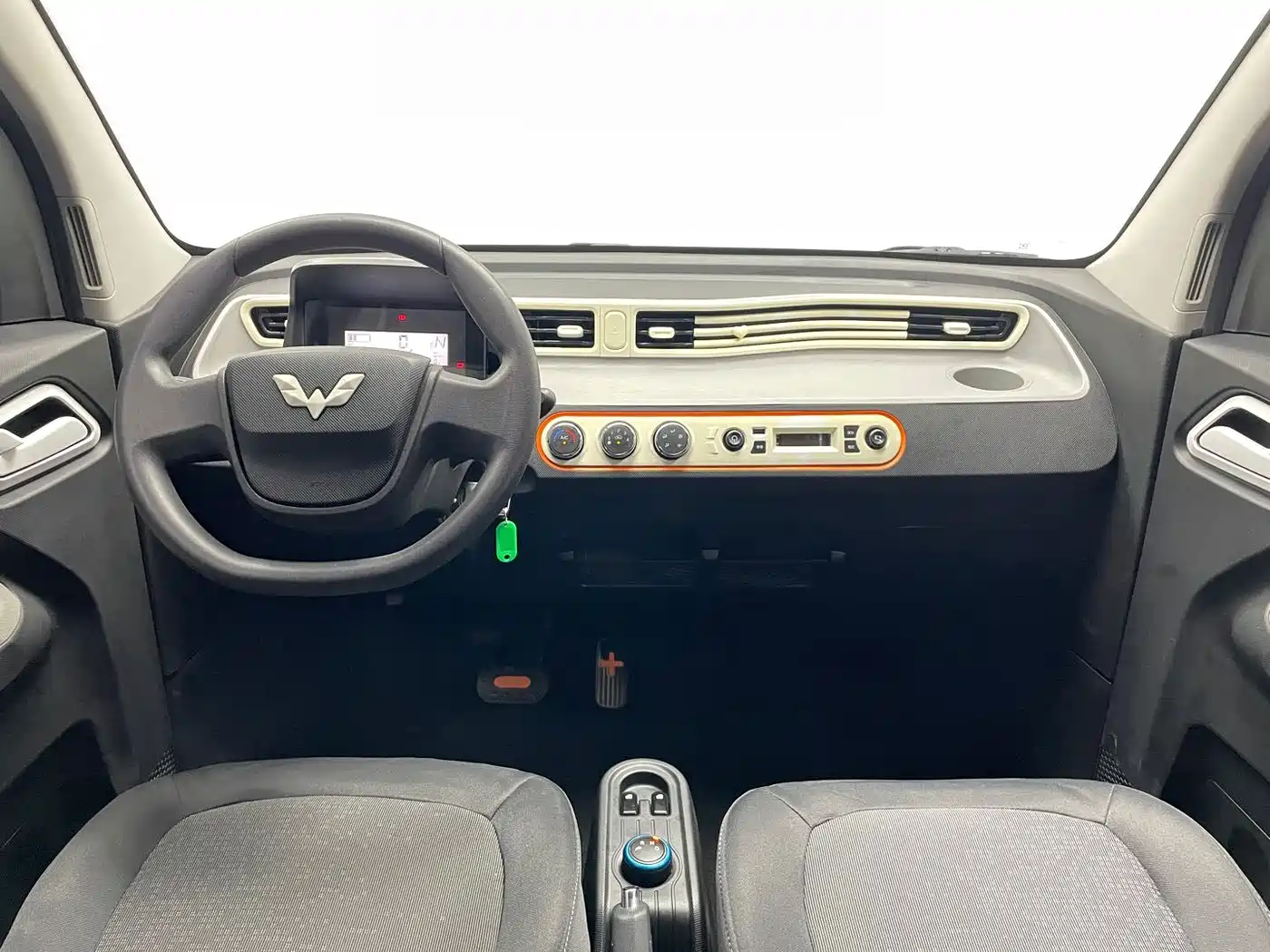 Photo 14 - Wuling Motors Hongguang MINIEV