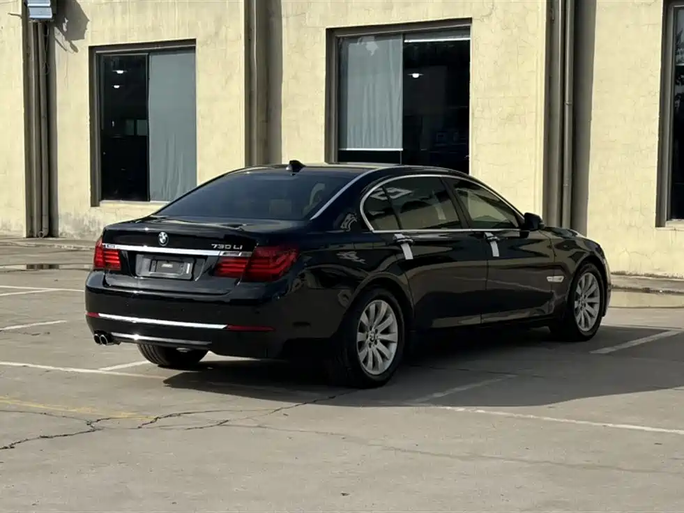 BMW 7 Series 2013 Model 730Li Luxury фото 15