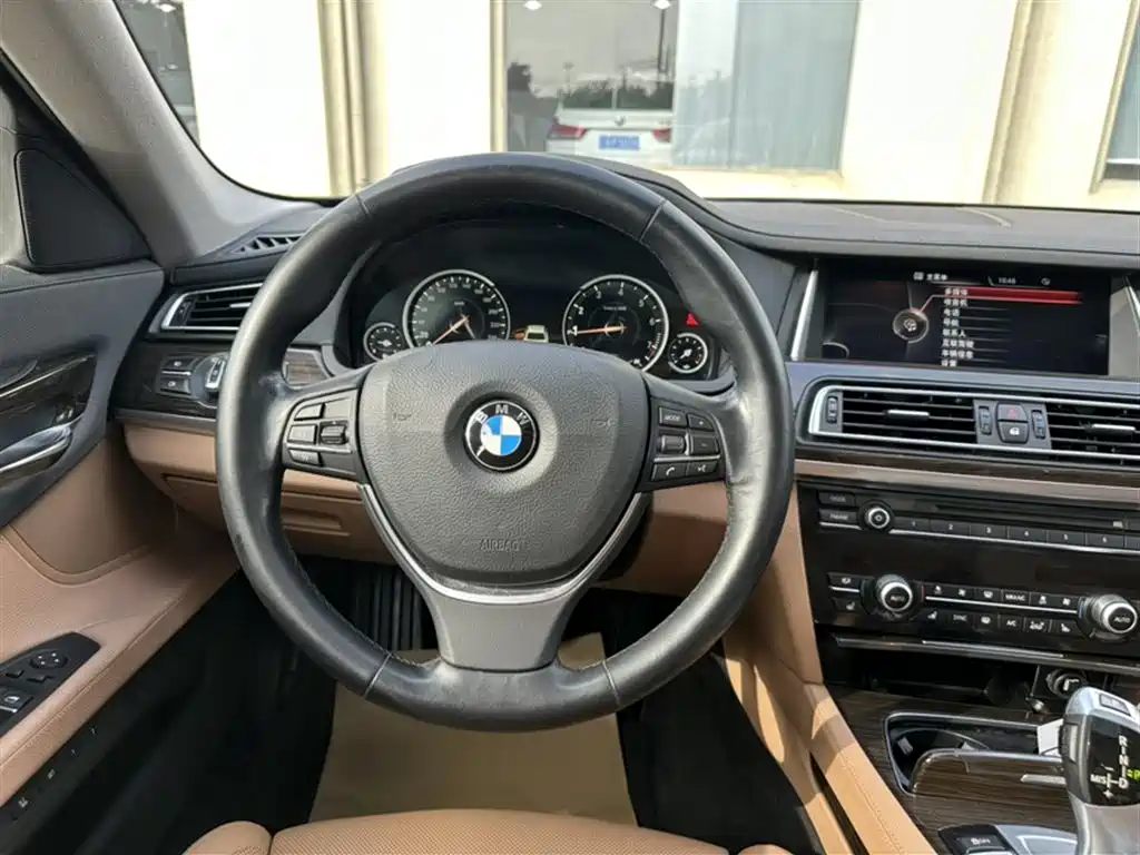 BMW 7 Series 2013 Model 730Li Luxury фото 18