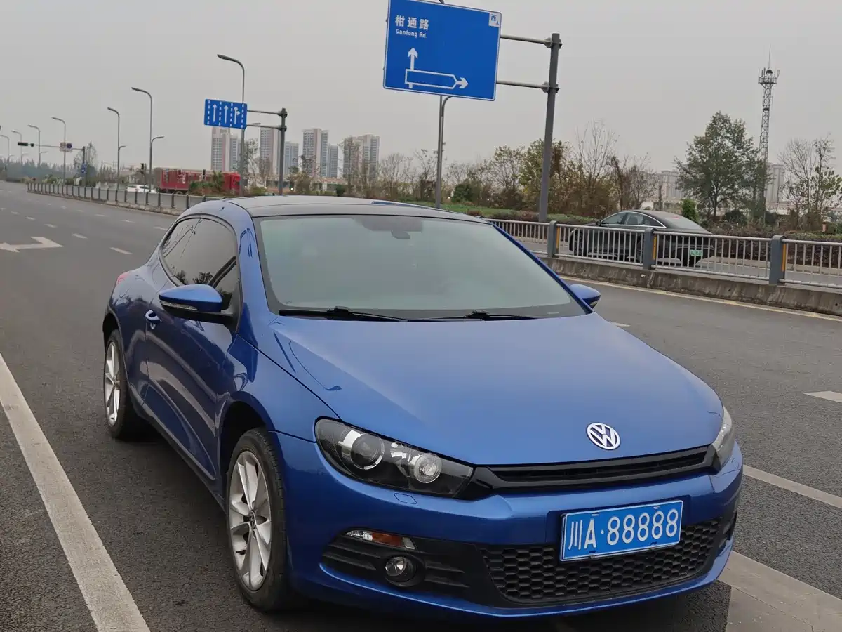 Volkswagen Scirocco 2011 2.0TSI Luxury фото 3