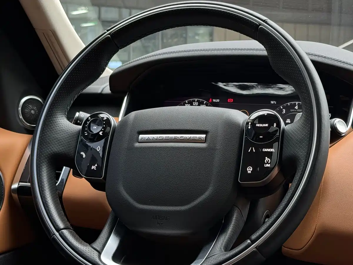 Land Rover Range Rover Sport 2022 3.0 L6 Gloss Black Edition фото 4