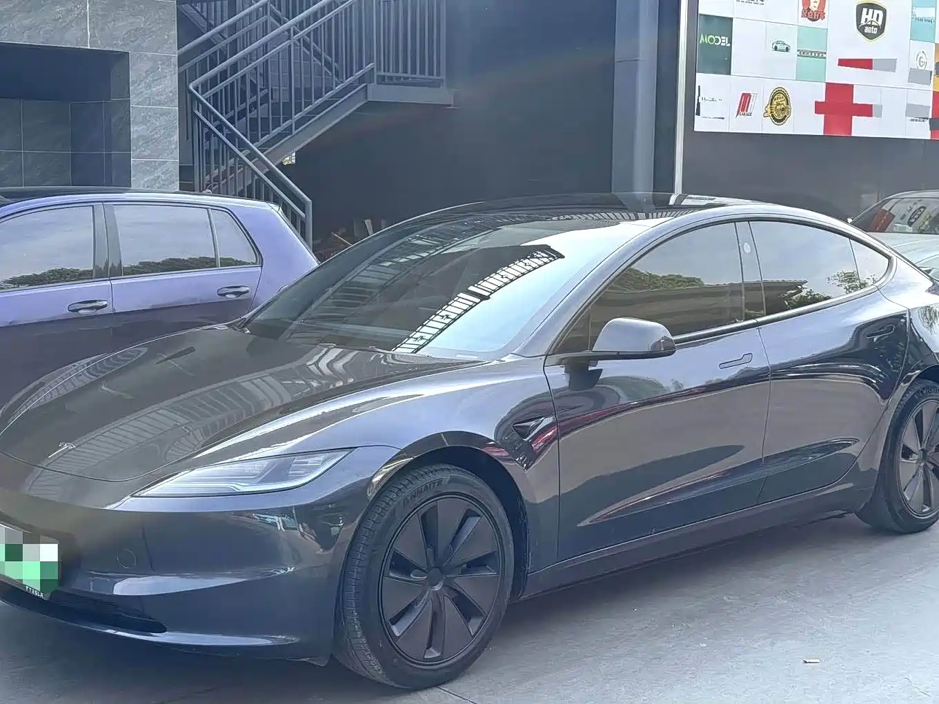 TESLA MODEL 3