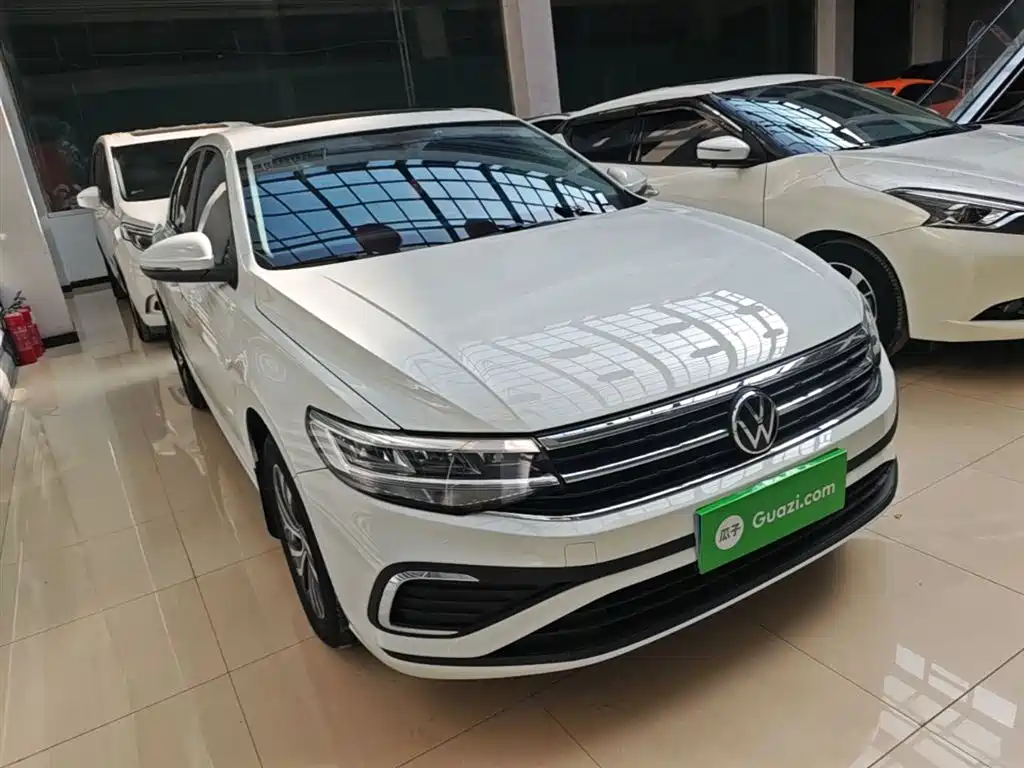 Volkswagen Bora 2025 Facelift 200TSI DSG Navigation Edition фото 4
