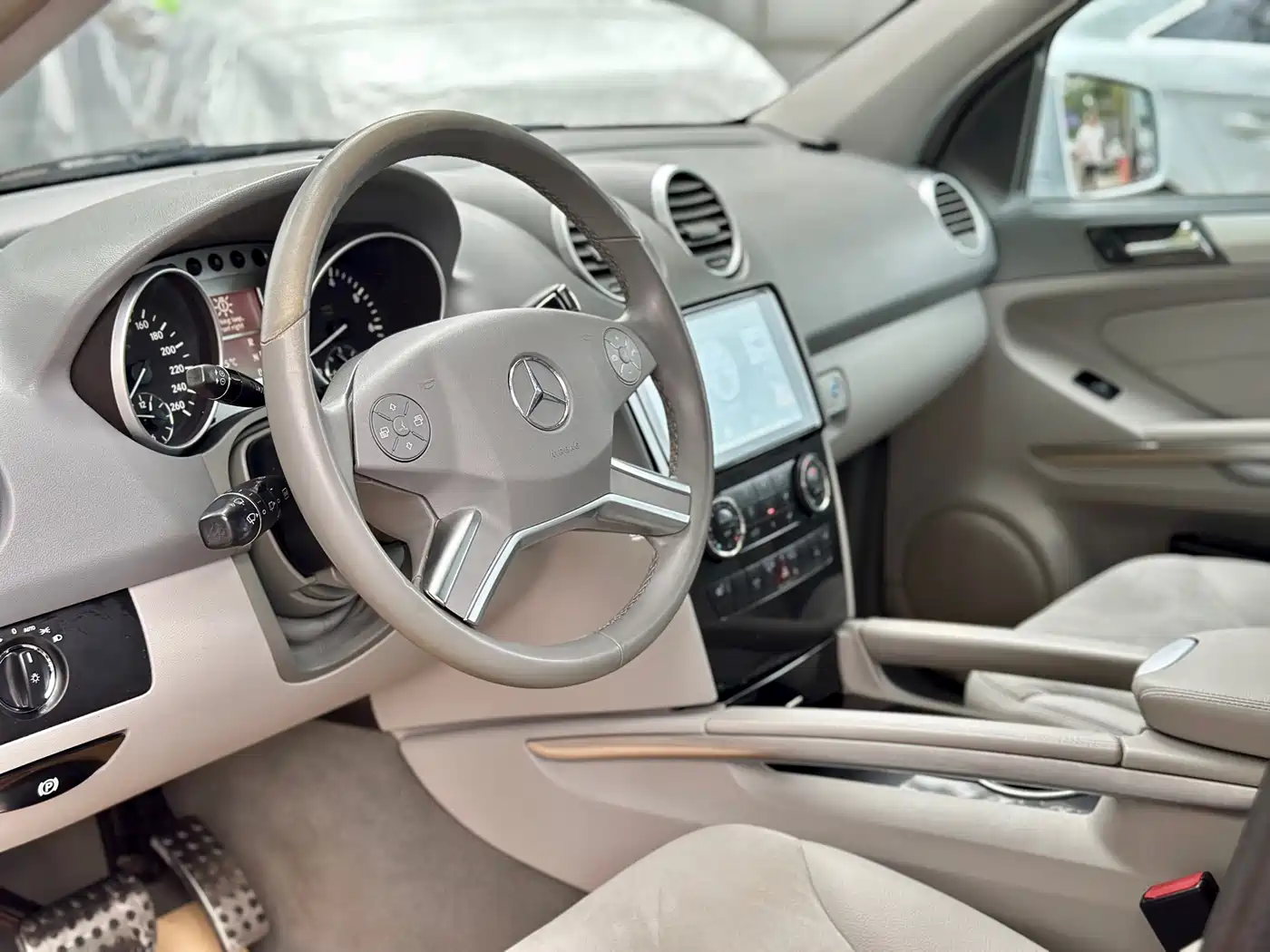 Mercedes-Benz M-Class 2010 ML 300 4MATIC фото 18