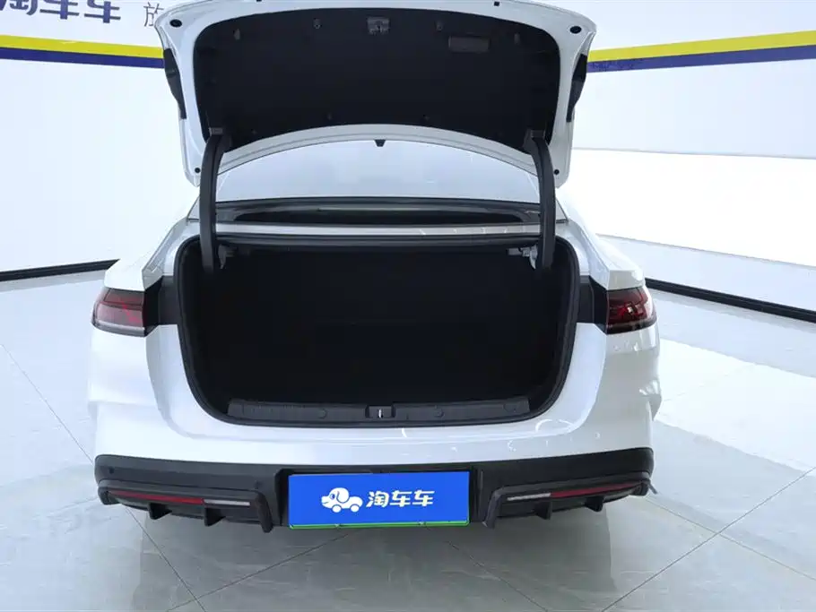 BYD Qin L 2025 DM-i Smart Drive Edition 80KM Leading фото 4