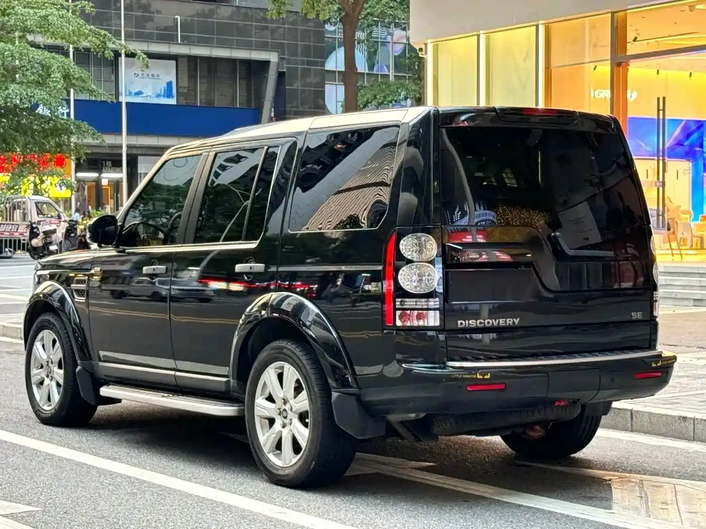 Фото 13 - Land Rover Discovery