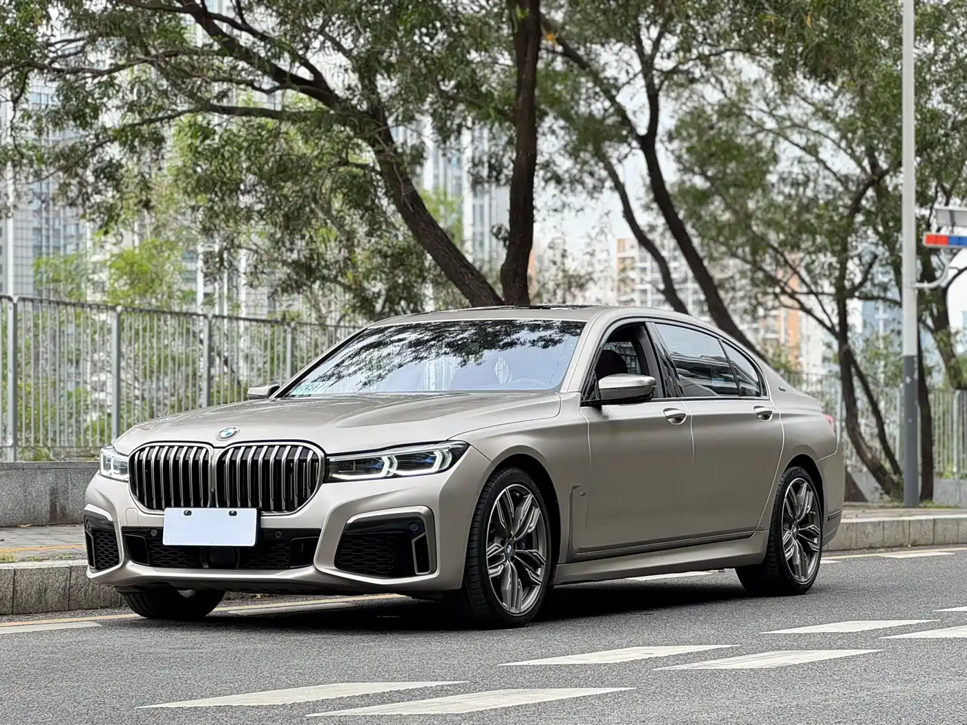 BMW 7 SERIES