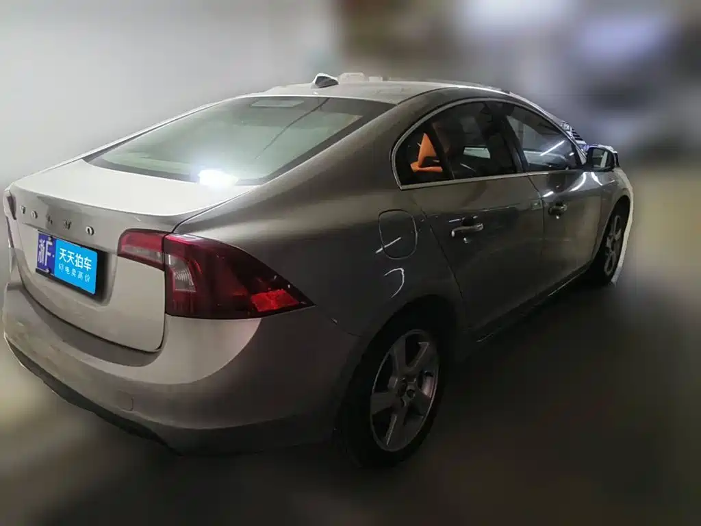 Volvo S60 (Import) 2011 2012 T5 Elegance Edition