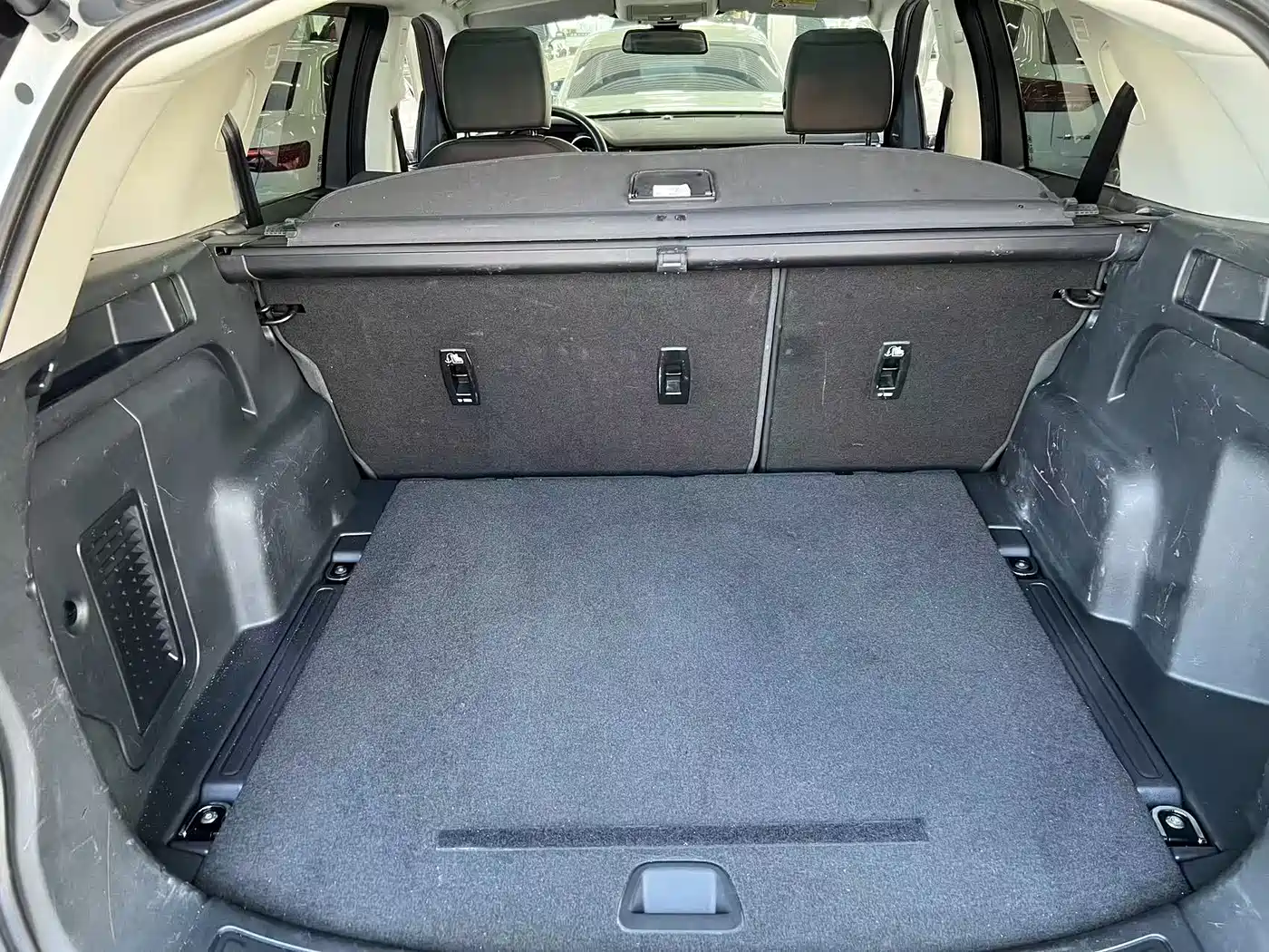 Land Rover Discovery Sport 2018 240PS SE Edition фото 22