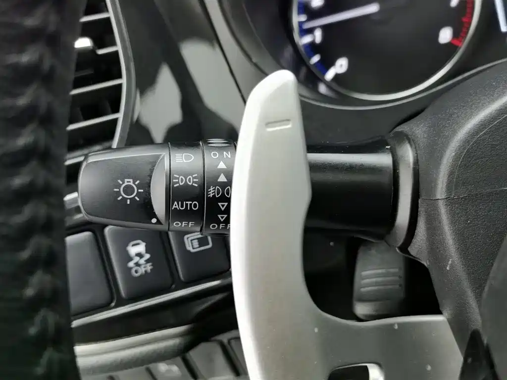 Mitsubishi Outlander 2018 2.4L 4WD Luxury Edition 7-seater фото 21