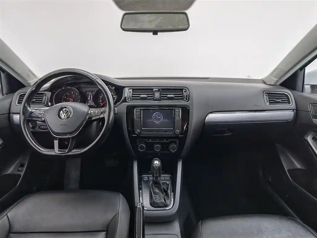 Volkswagen Sagitar 2018 280TSI DSG Spark Edition фото 5