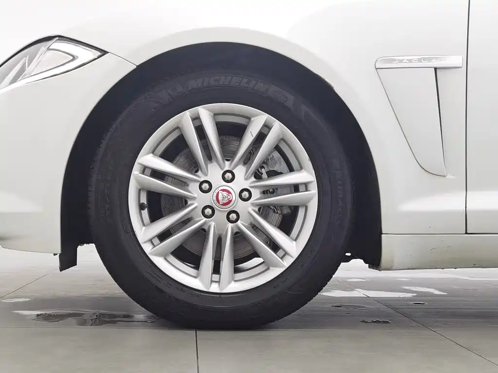 Jaguar XF 2015 2015 XF 2.0T Style Edition