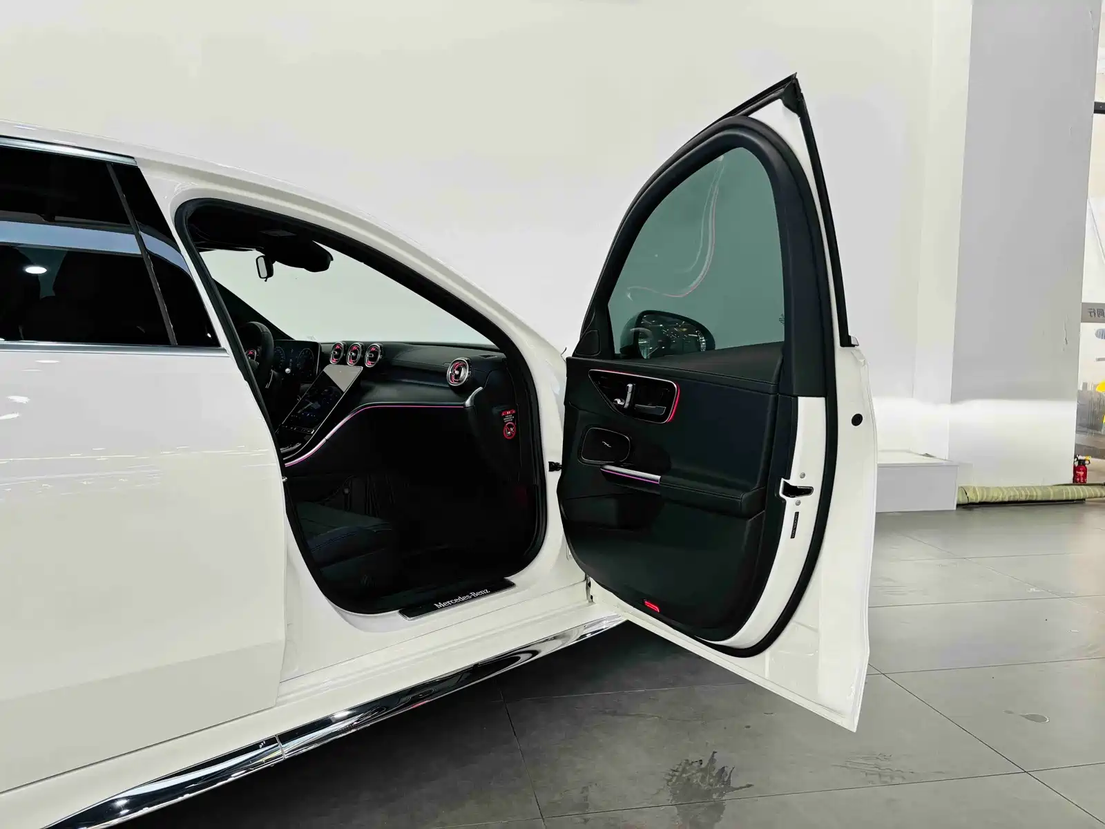 Фото 26 - Mercedes-Benz C-Class